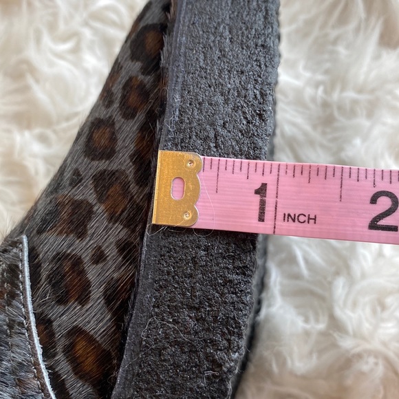 Clarks Originals leather gray leopard Arisa Desert boots. 7.5 - Picture 8 of 12